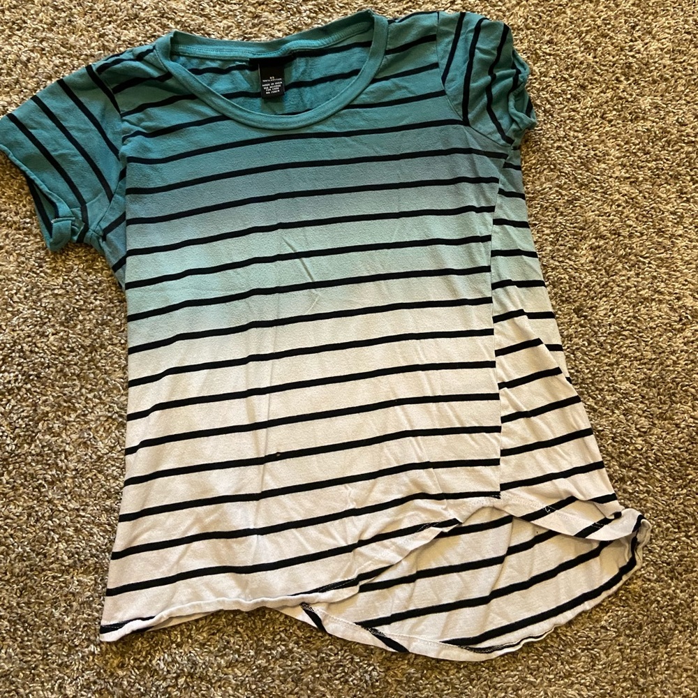 Gently used black, teal, and white shirt.